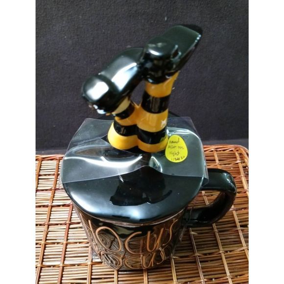 Rae Dunn by Magenta HOCUS POCUS Decorative‎ Mug With Witch Legs Lid Black - Picture 2 of 6
